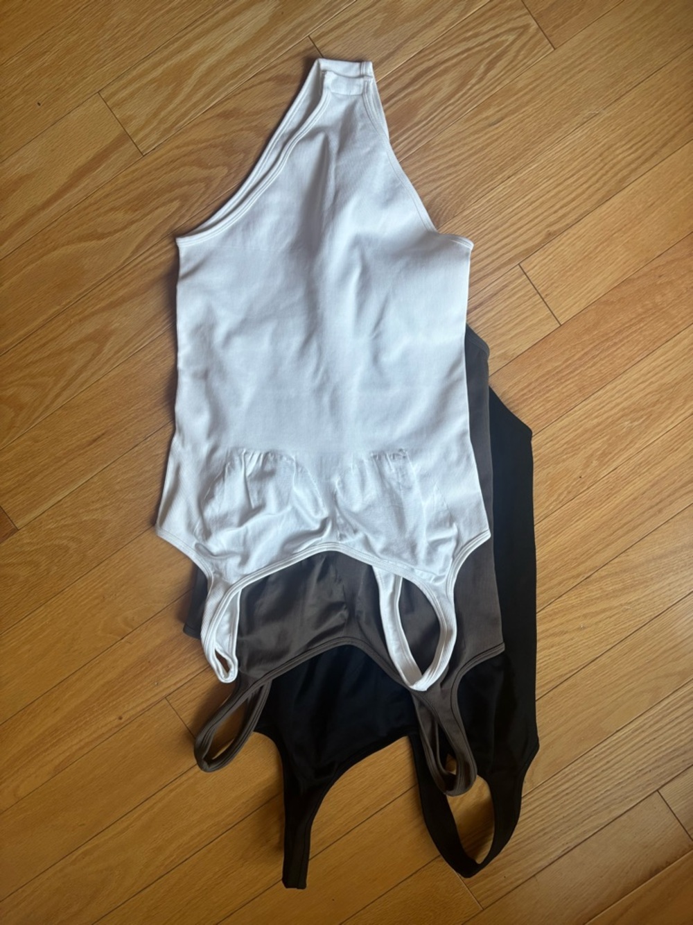 Women’s One-Shoulder Bodysuit - White